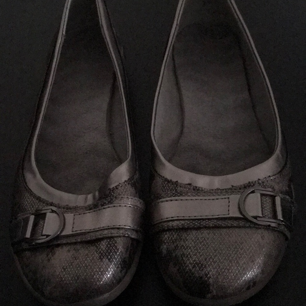 Ballet flats